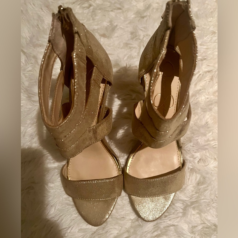 Shimmery gold leather upper sandals. Jessica Simpson size 6